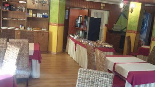 Canton Hotel *